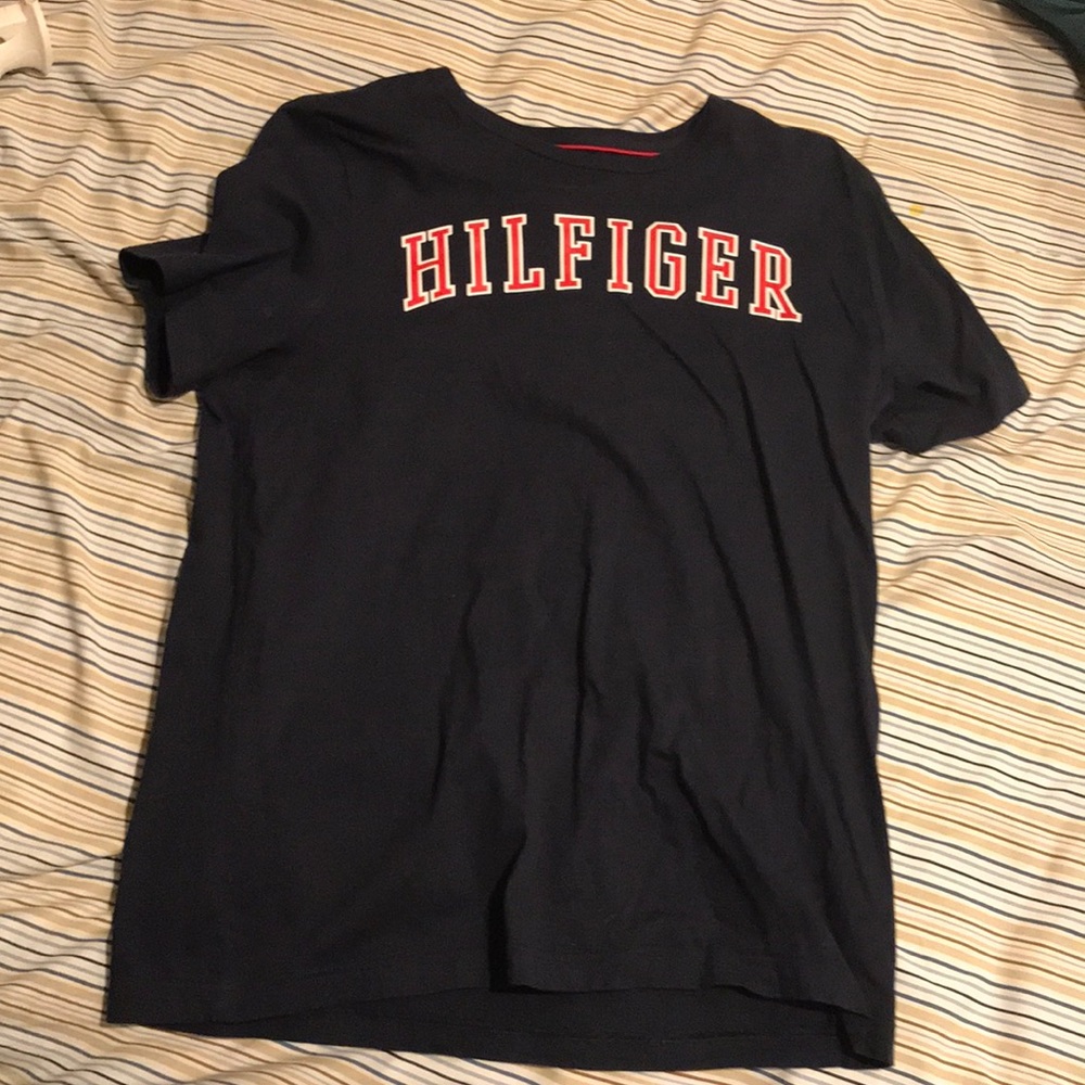 “Tommy Hilfiger” t-shirt